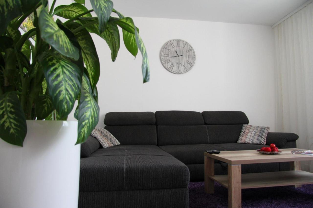 Geraeumige 4 Zimmer Wohnung An Den Kaiserthermen เทรียร์ ภายนอก รูปภาพ