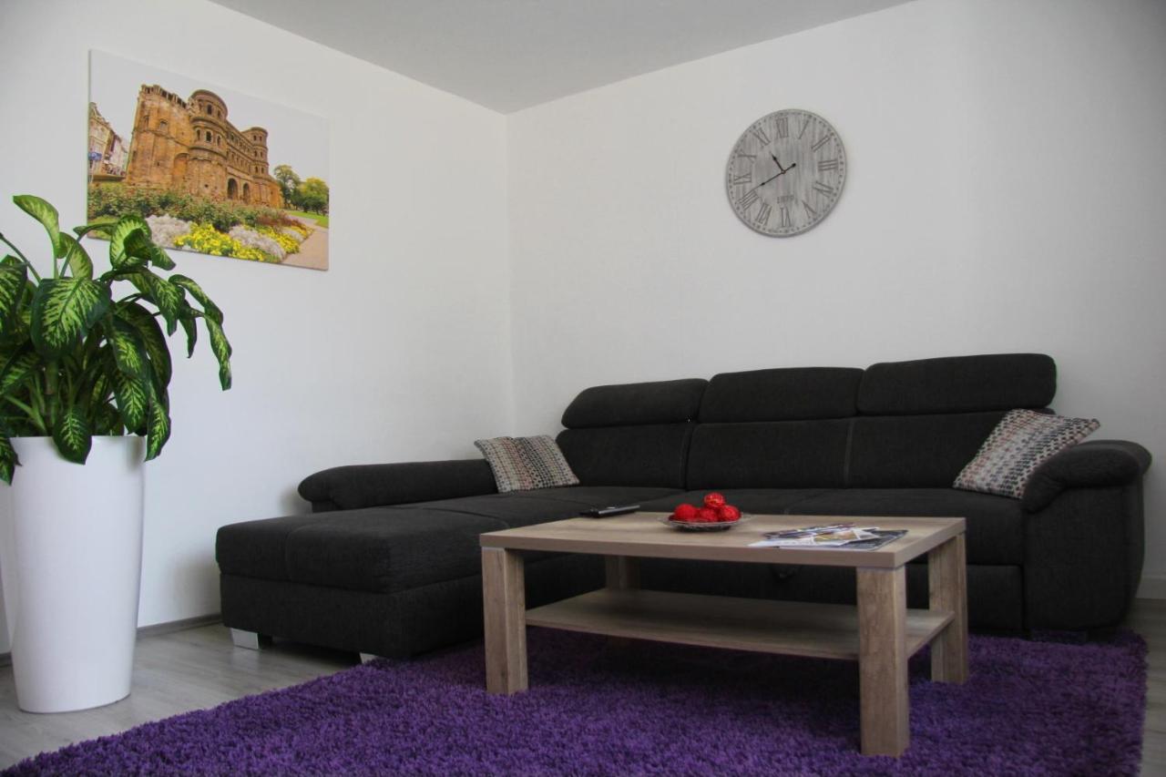 Geraeumige 4 Zimmer Wohnung An Den Kaiserthermen เทรียร์ ภายนอก รูปภาพ